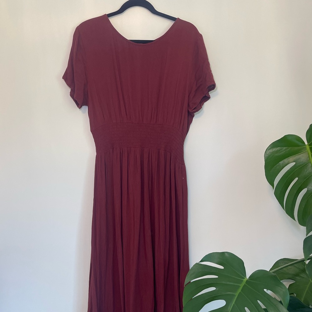 Women's Burgundy Short Sleeve Midi Dress